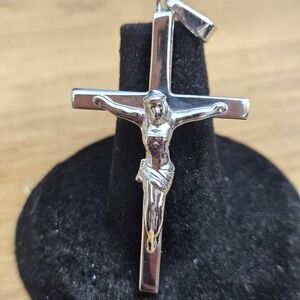 67. 925 Sterling Silver Jesus Cross Pendant